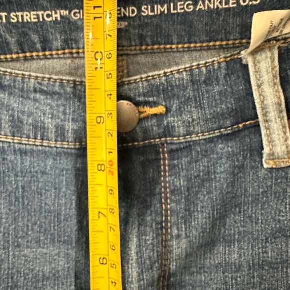 Chico’s Two-Tone Blue Straight Leg Jeans | Size 0.5 | Modern Stretch Denim - Picture 7 of 9